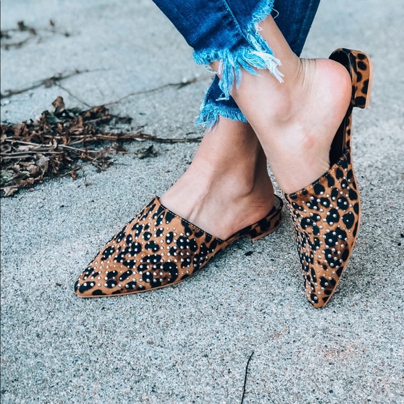 Shoes - RESTOCK!! ⭐️LEAPORD STUDDED MULES- Shoe